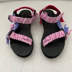 Arizona Love Trekky Colorblock Bandanna Sandals